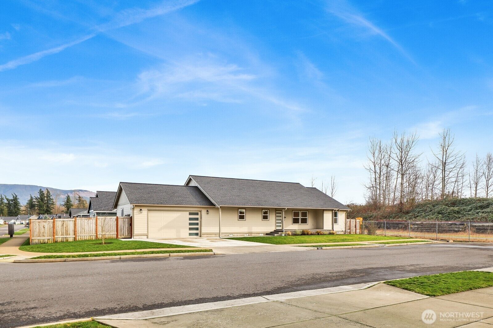 Property Photo: 1302 Night Hawk Way WA 98247