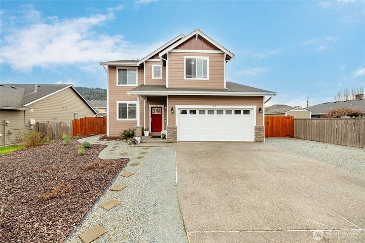 Property Photo:  1712  Hillcrest Loop  WA 98274 