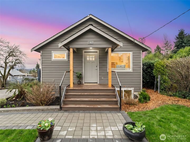 Property Photo:  11642  Roseberg Ave  S  WA 98168 