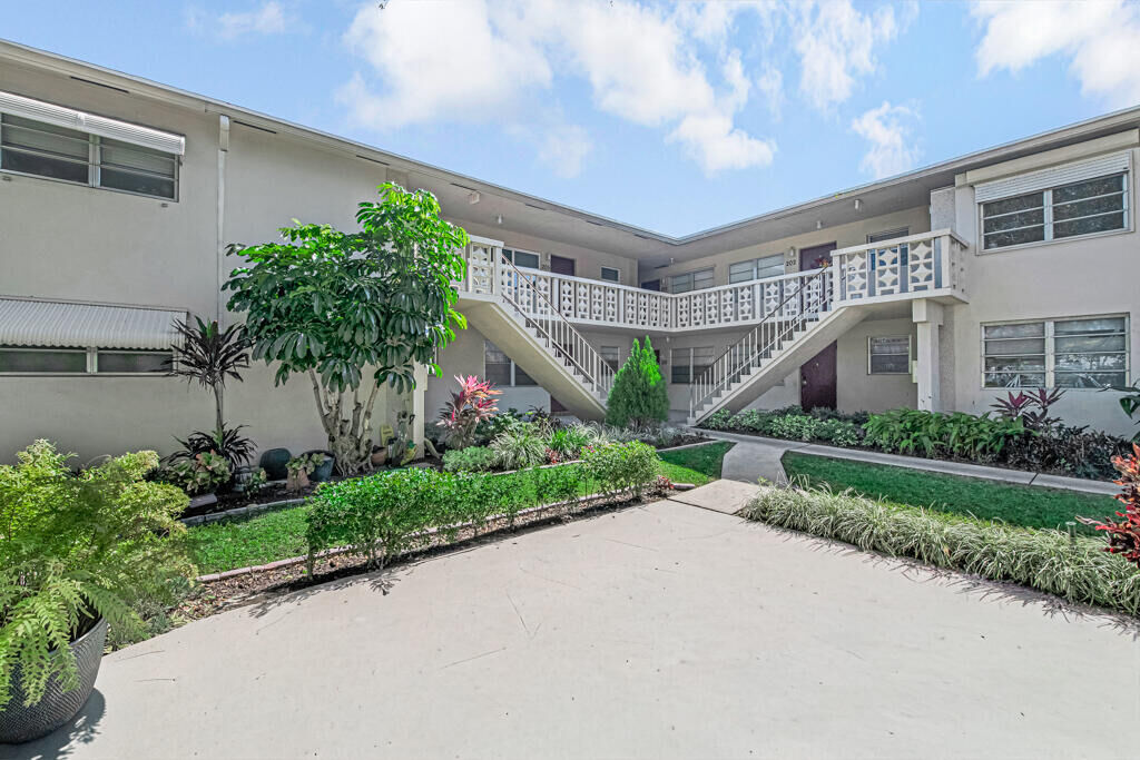 Property Photo:  606 S C Street 204  FL 33460 