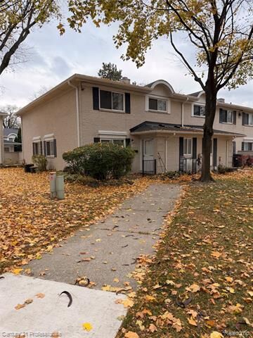 Property Photo:  8526 Hampshire Drive  MI 48313 