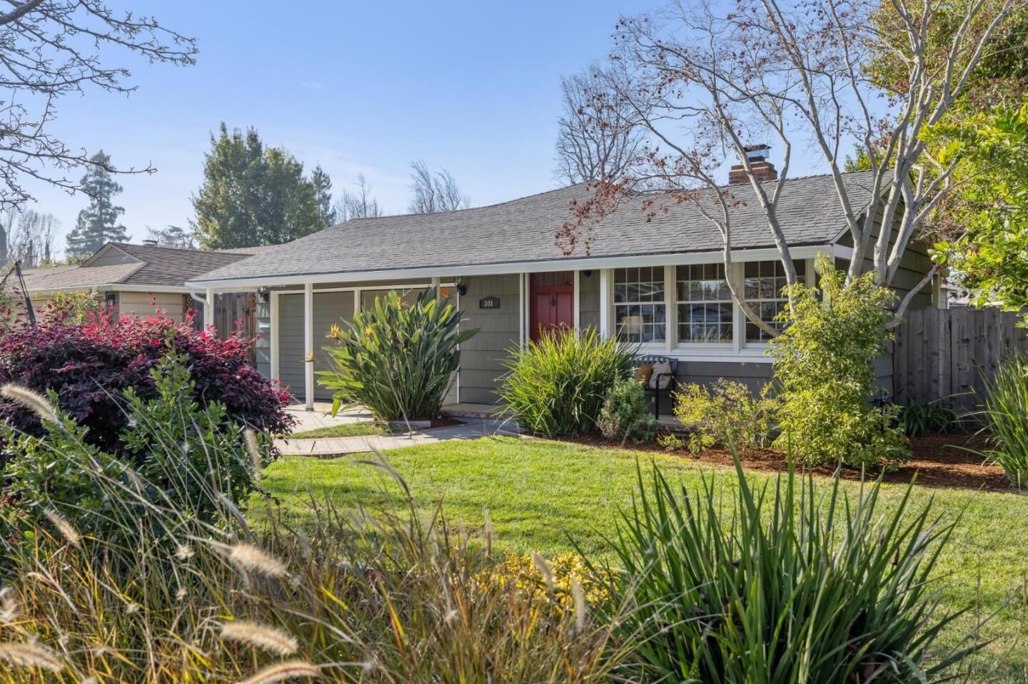 Property Photo:  308 Hedge Road  CA 94025 