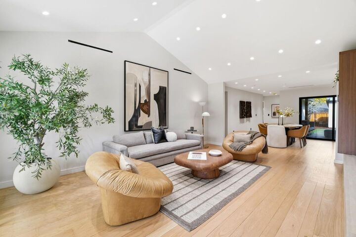 Property Photo:  371 East Oakwood Boulevard  CA 94061 