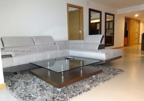 Property Photo:  1830 S Ocean Dr 4404  FL 33009 