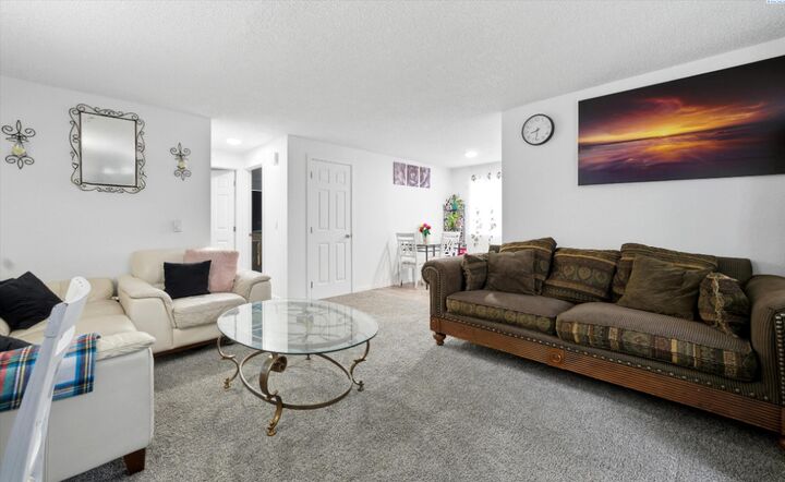 Property Photo:  1416 W 14th Ave  WA 99337 