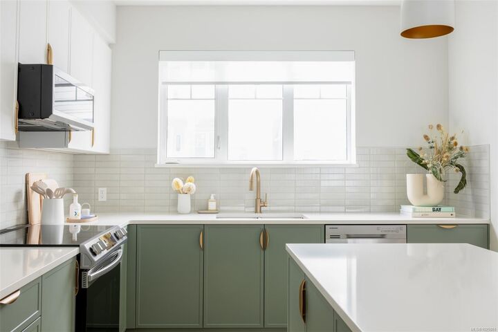 Property Photo:  3230 Glendale Pl 113  BC V9B 1Y2 