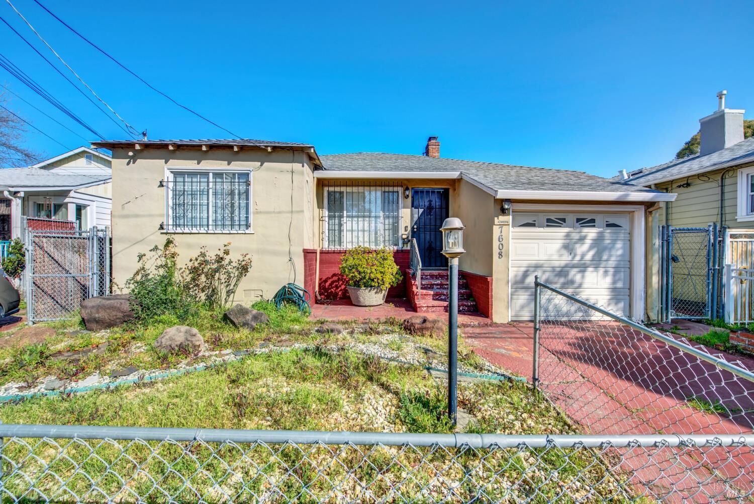 Property Photo:  7608 Arthur Street  CA 94605 