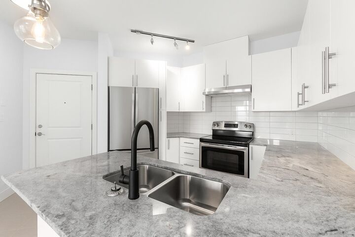 Property Photo: 15956 86A Avenue 412 BC V4N 6N8