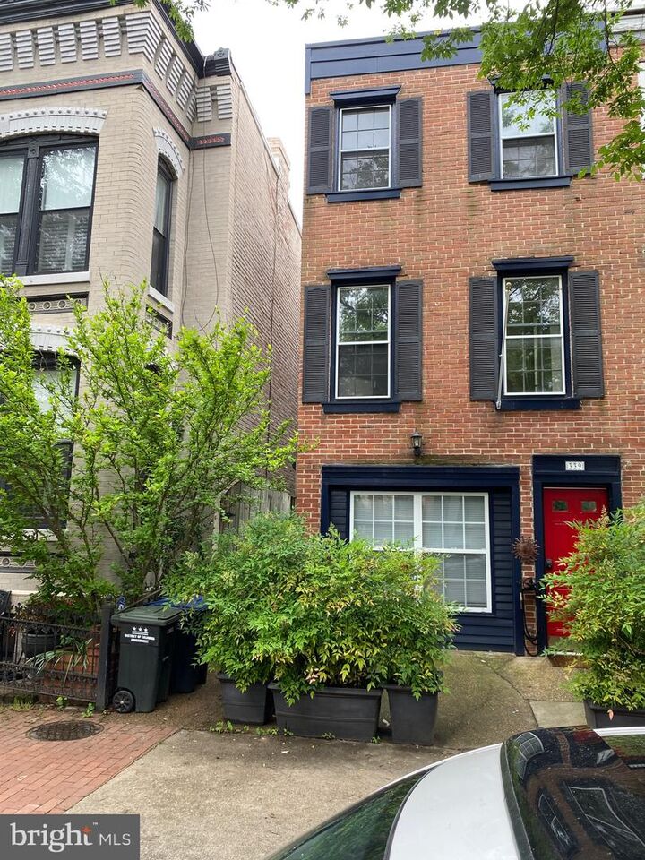 Property Photo:  339 SE 11th Street SE  DC 20003 