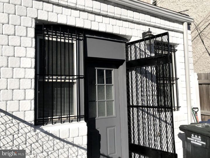 Property Photo: 640 Columbia Road NW DC 20001