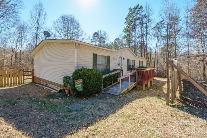 Property Photo: 1049 Ramsey Street NC 28164