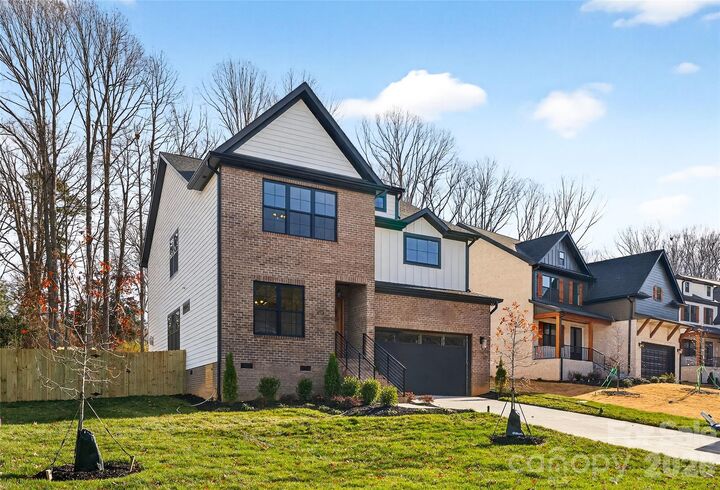 Property Photo:  16315 Riverpointe Drive  NC 28278 