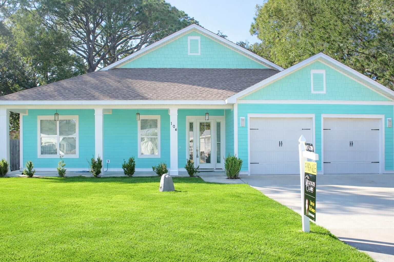 Property Photo:  104 SW Second Avenue  FL 32548 