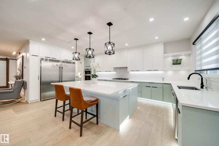 Property Photo: 4416 Suzanna Crescent SW AB T6X 0Y4