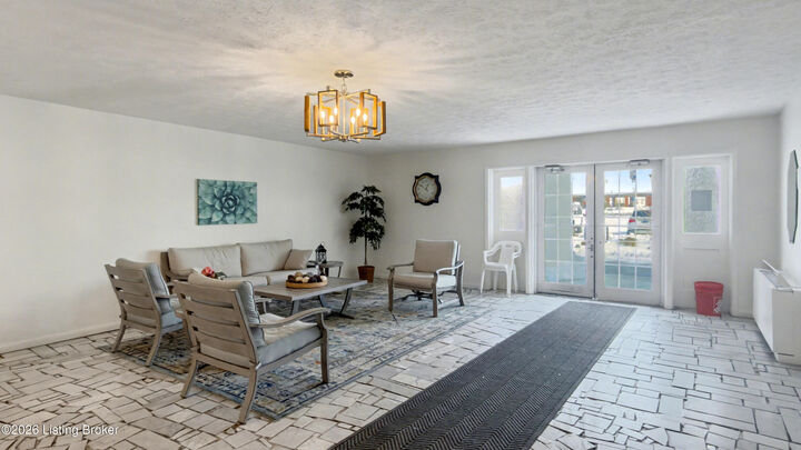 Property Photo:  252 El Conquistador Pl  KY 40220 