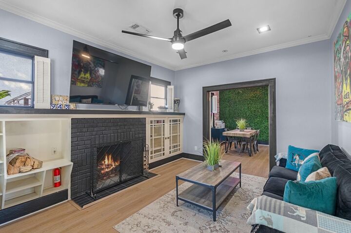 Property Photo:  943 Pecore Street  TX 77009 