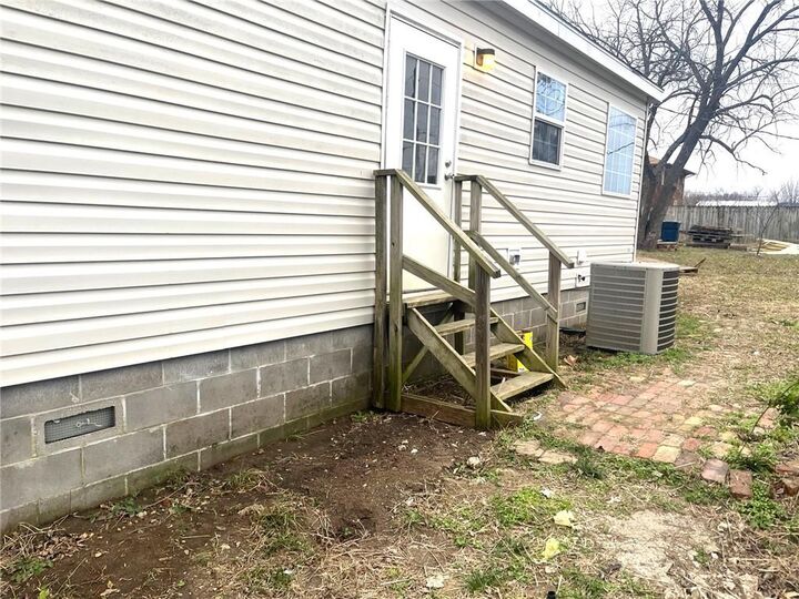 Property Photo:  805 N 9th Street  KS 67301 