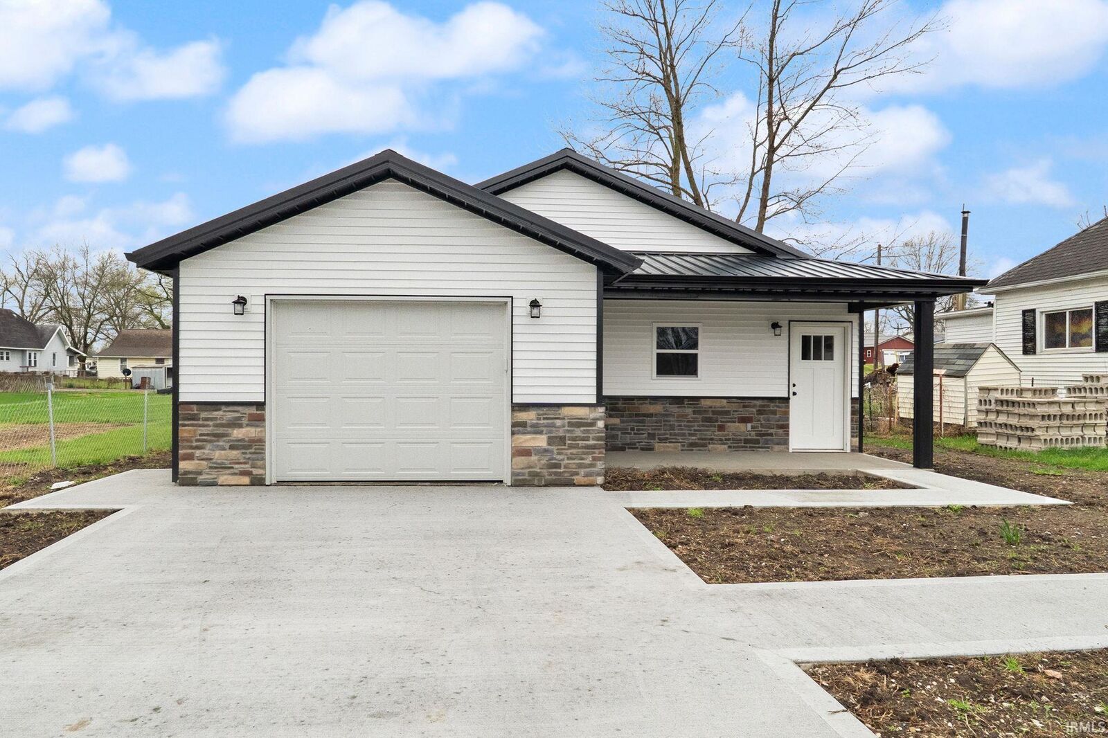 Property Photo: 407 Ogdon Street IN 47501