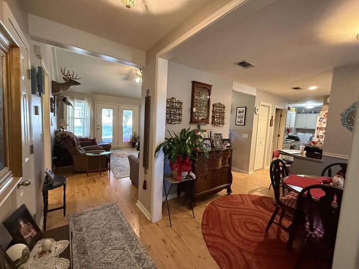 Property Photo:  914 Woodson Dr  TX 77838-1373 