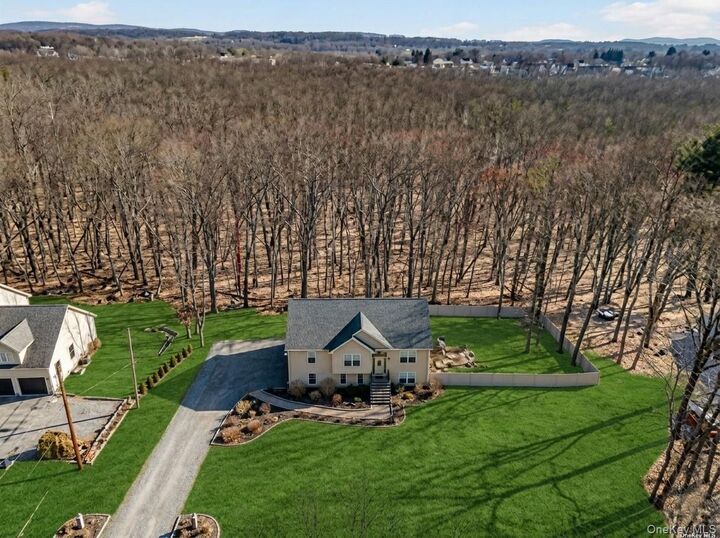 Property Photo:  31 Greenshire Way  NY 12586 