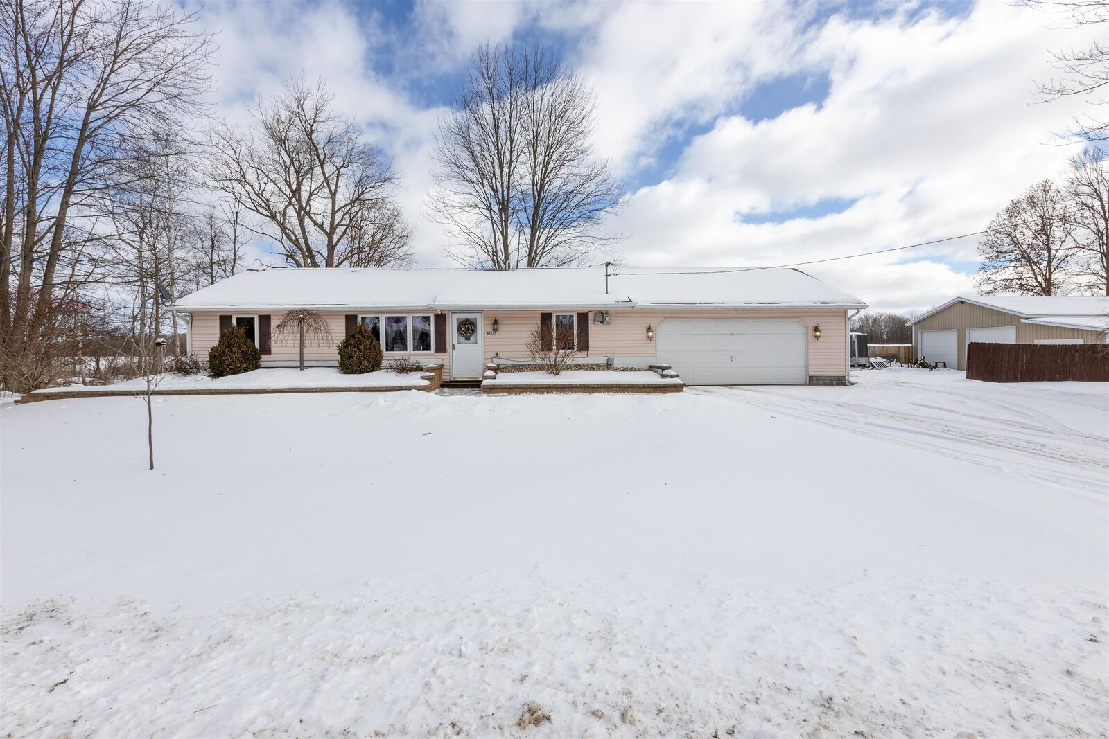 Property Photo:  4317 Broka  MI 48612 