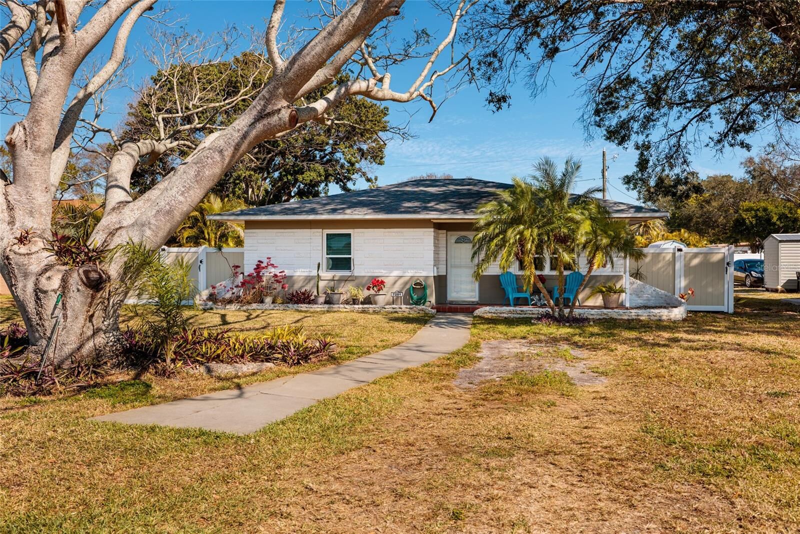 Property Photo: 7201 Grevilla Avenue S FL 33707