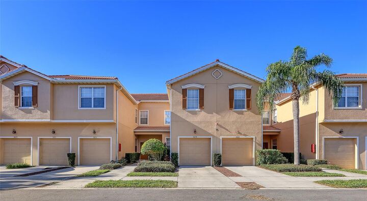 Property Photo:  3659 Parkridge Circle 9-103  FL 34243 