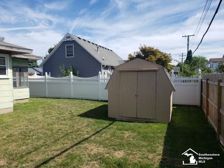 Property Photo:  4385 Dixon Road  MI 48166 