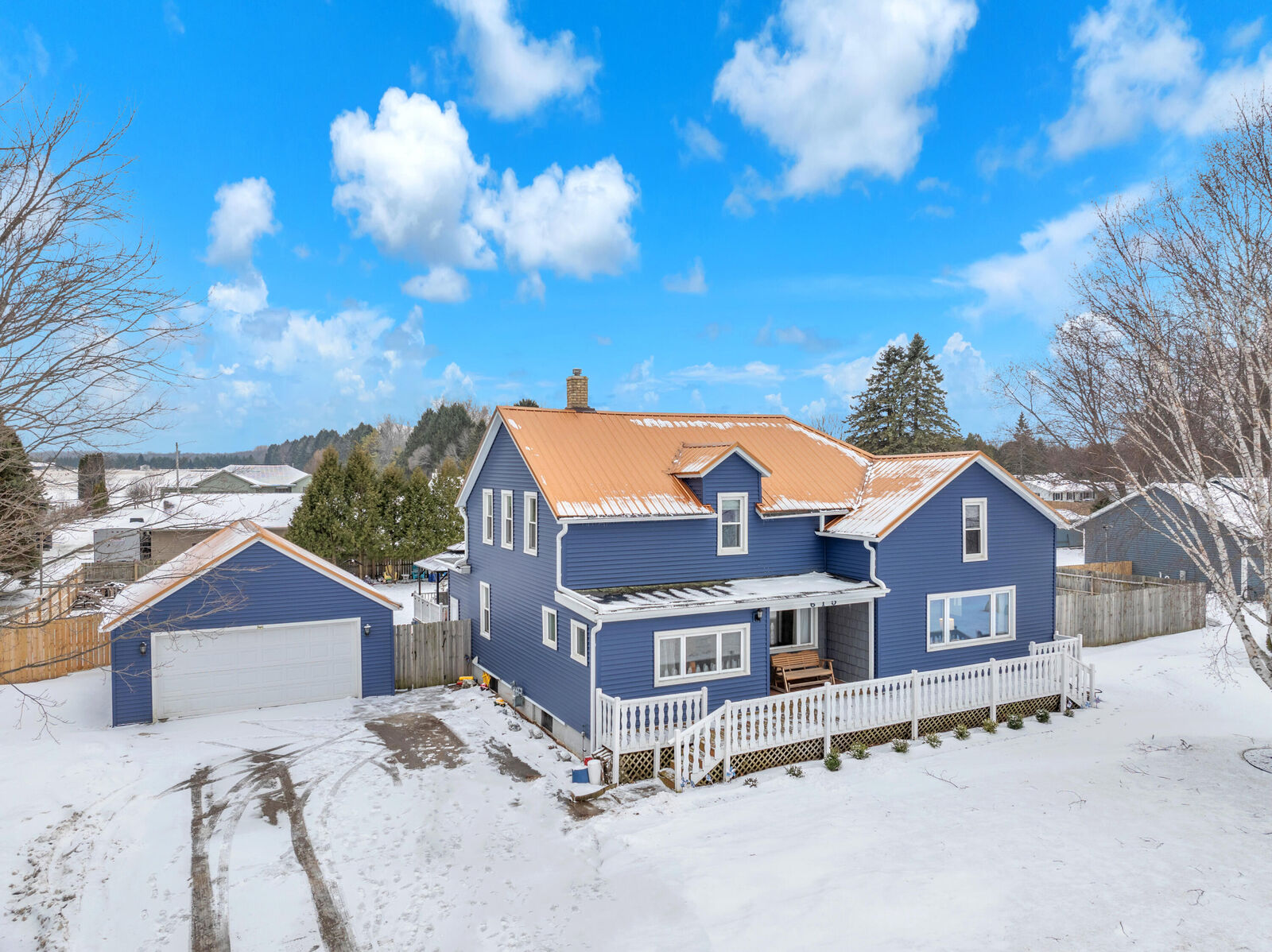 Property Photo: 615 E Washington Ave WI 53015
