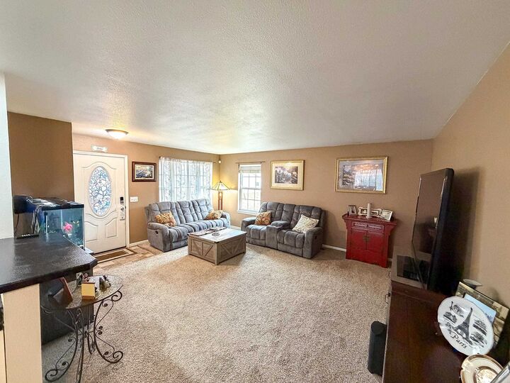 Property Photo:  1735 Rivers Edge Dr SE  ND 58701 