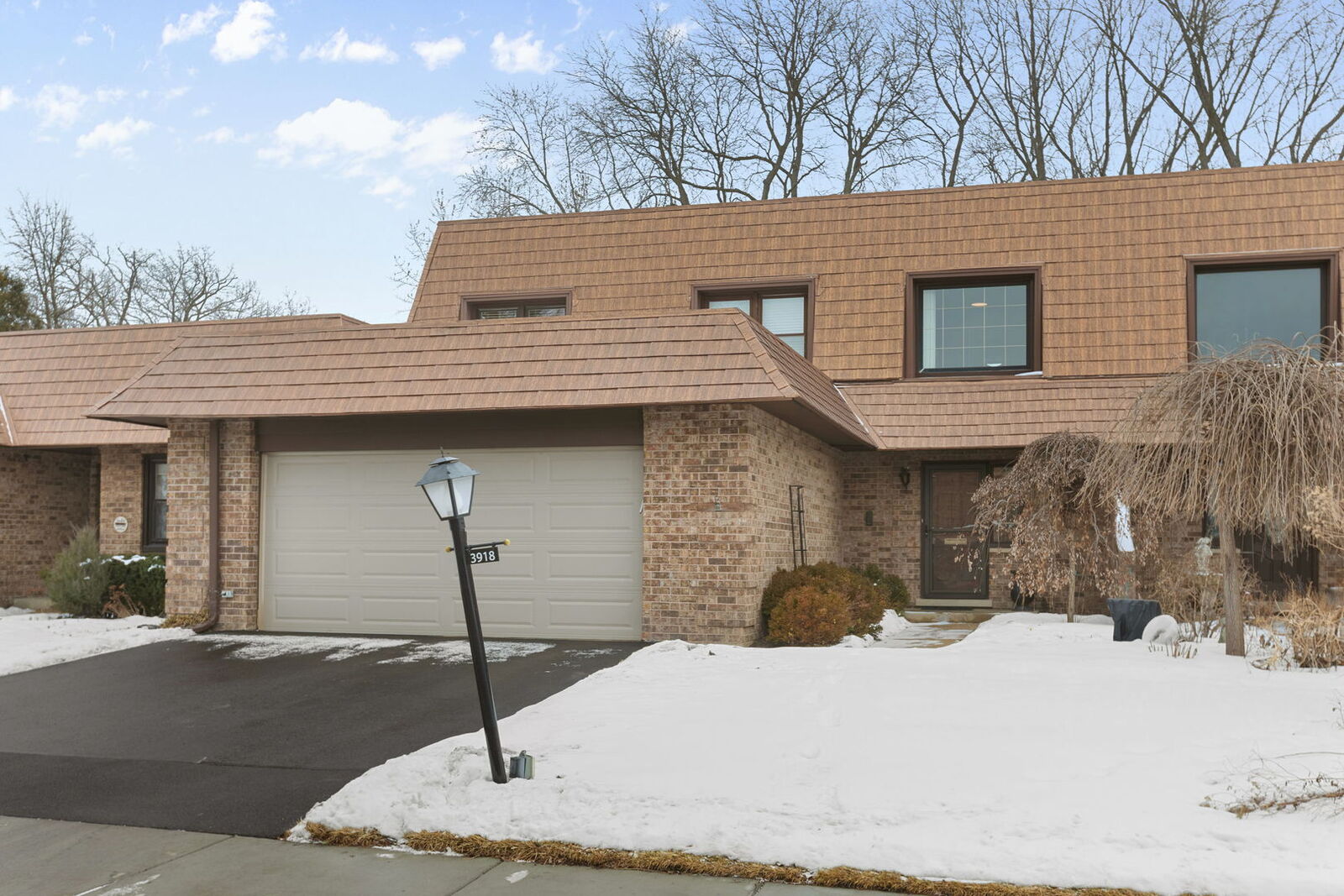 Property Photo:  3918 Dundee Road  IL 60062 