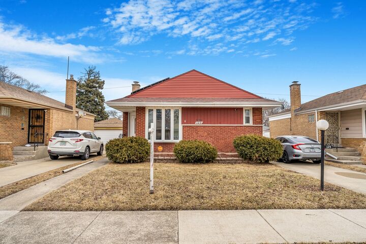 Property Photo:  129 Rice Avenue  IL 60104 