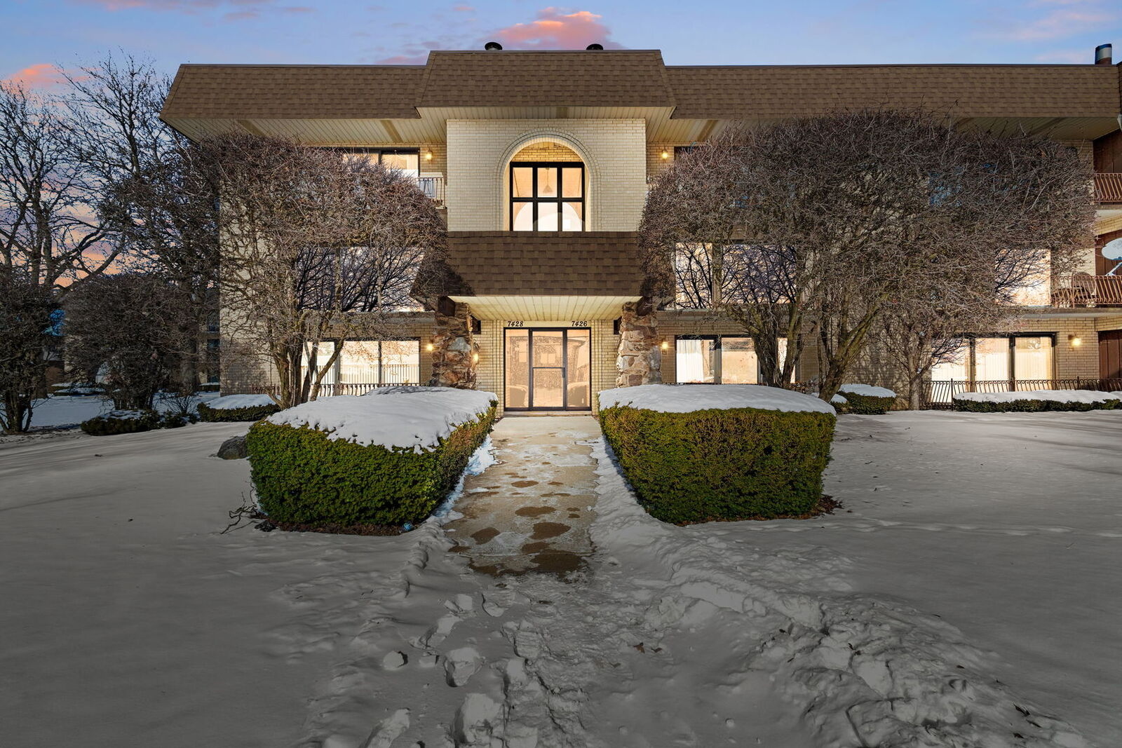 Property Photo: 7426 W 153rd Street 2 IL 60462