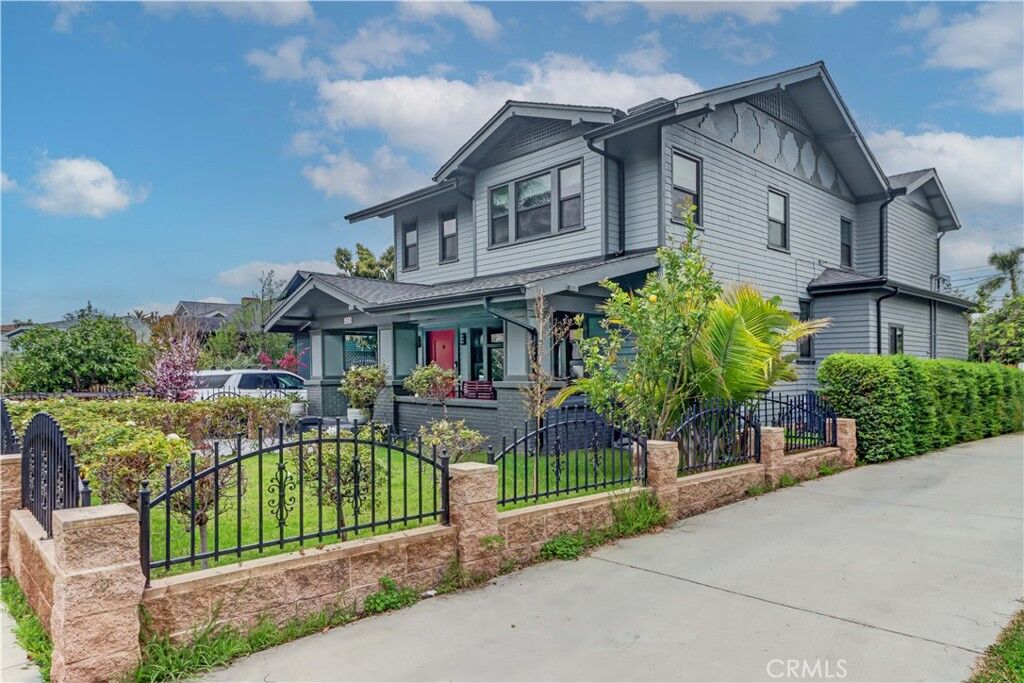 Property Photo:  223 N. St. Andrews  CA 90004 