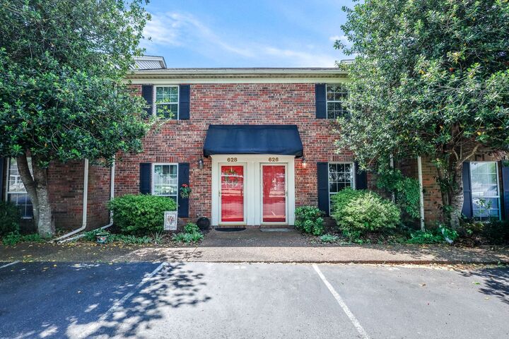 Property Photo:  626 Calhoun St  TN 37160 