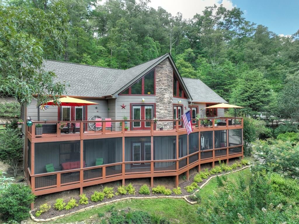 Property Photo:  588 Blackberry Drive  GA 30559 