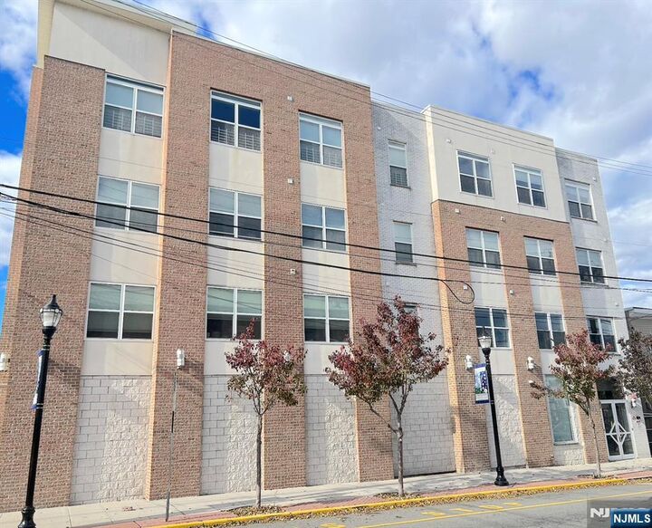 Property Photo:  1901 Summit Avenue 301  NJ 07087 