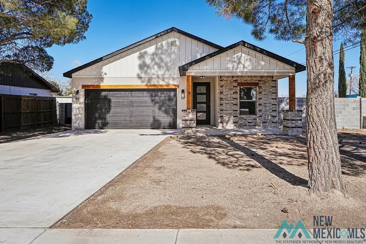 Property Photo:  910 Alvarado Street  NM 88220 