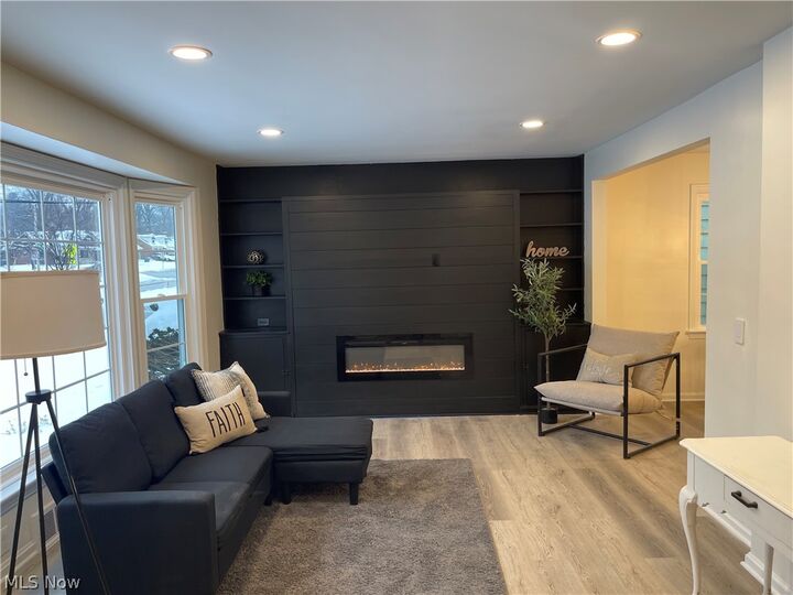 Property Photo:  4059 Monticello Boulevard  OH 44121 