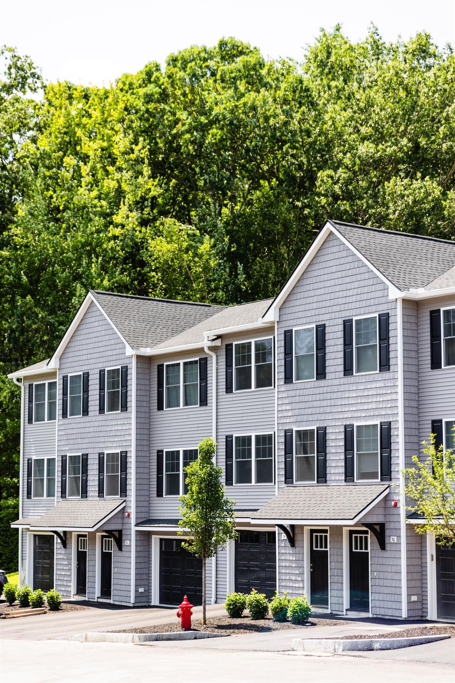 Property Photo: 1 Saddle Rock Way NH 03102