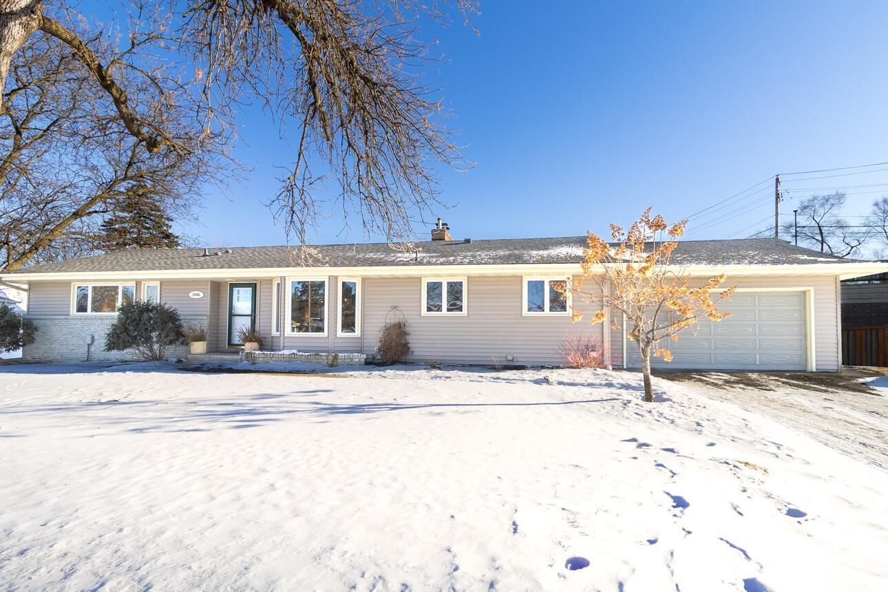 Property Photo:  2945 Aquila Avenue S  MN 55426 