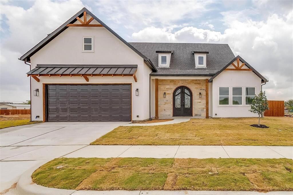 Property Photo:  520 Highview Court  TX 76044 