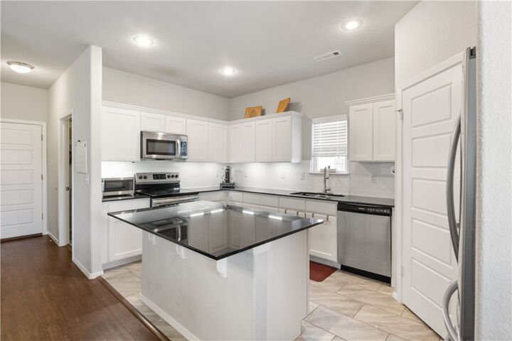 Property Photo:  2546 Wyandotte Avenue  AR 72764 