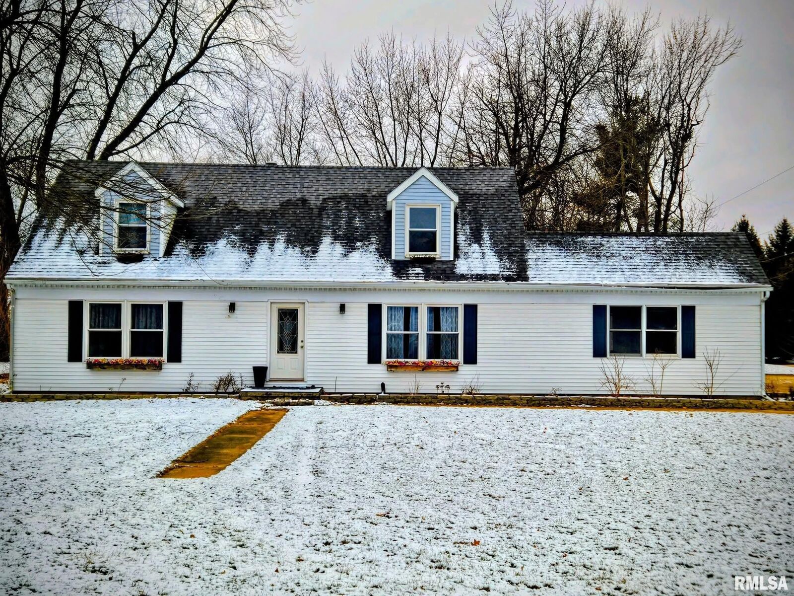 Property Photo: 1 Wilshire Wood Drive IL 61755