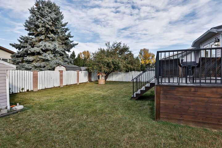 Property Photo: 105 Aspen Way AB T0L 2B0