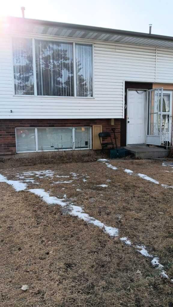 649 Pineland Road NE — photo 1