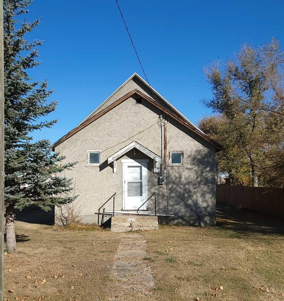 Property Photo: 110 1 Avenue E AB T0J 0T0