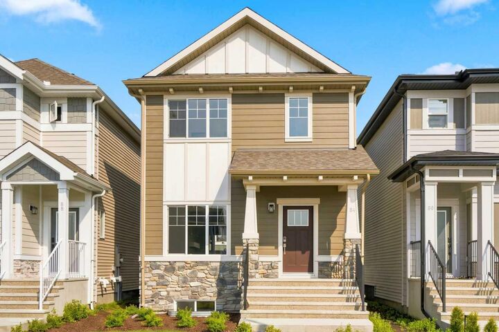84 Buffaloberry Manor SE — photo 1