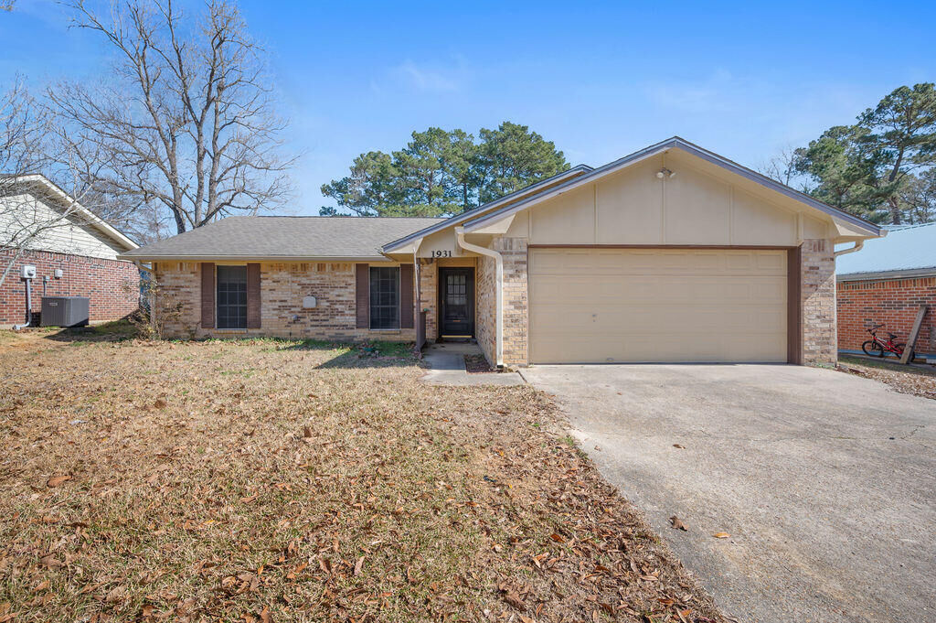 Property Photo:  1931 Charlotte St  LA 70634 