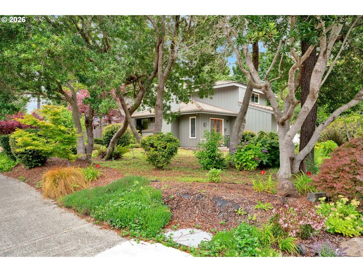 Property Photo:  2270 Upas Pl  OR 97439 